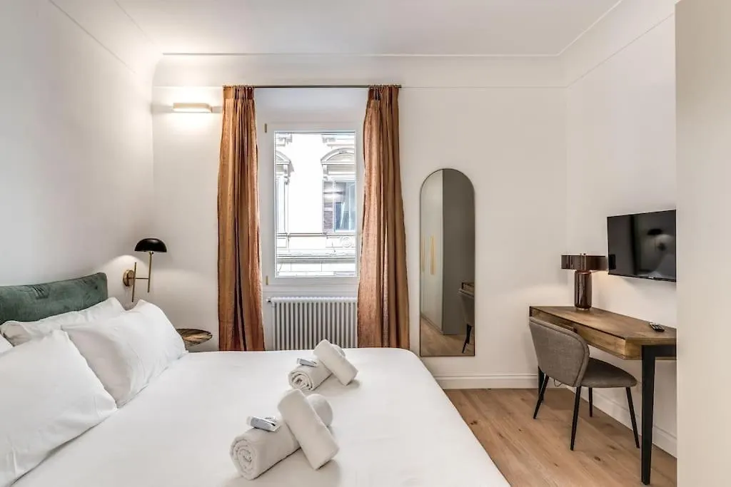 3 Bedroom Apartment Via Genova Monti Area Rome Italy
