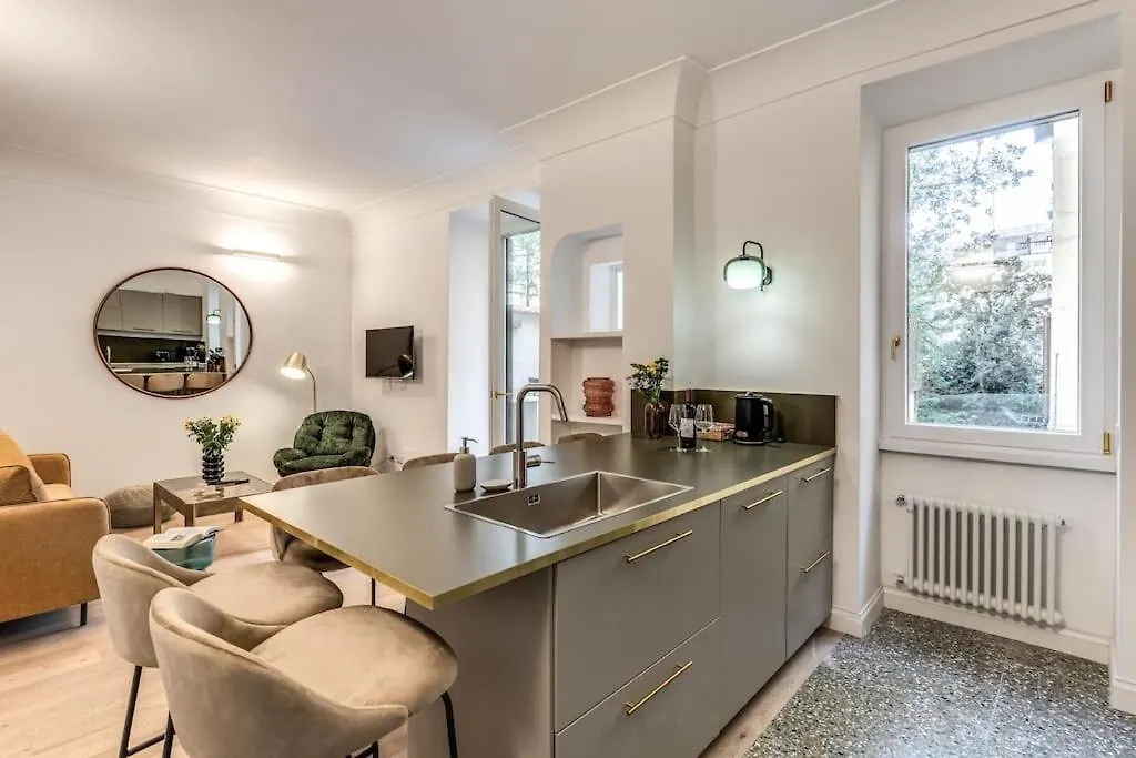 3 Bedroom Apartment Via Genova Monti Area Rome