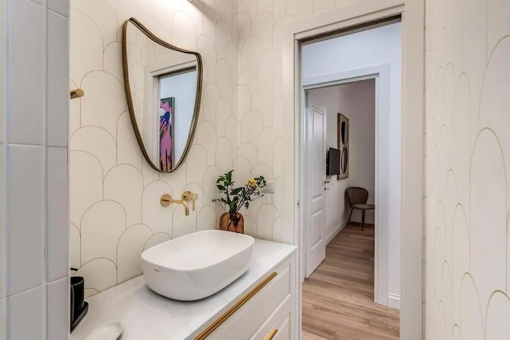 3 Bedroom Apartment Via Genova Monti Area Rome