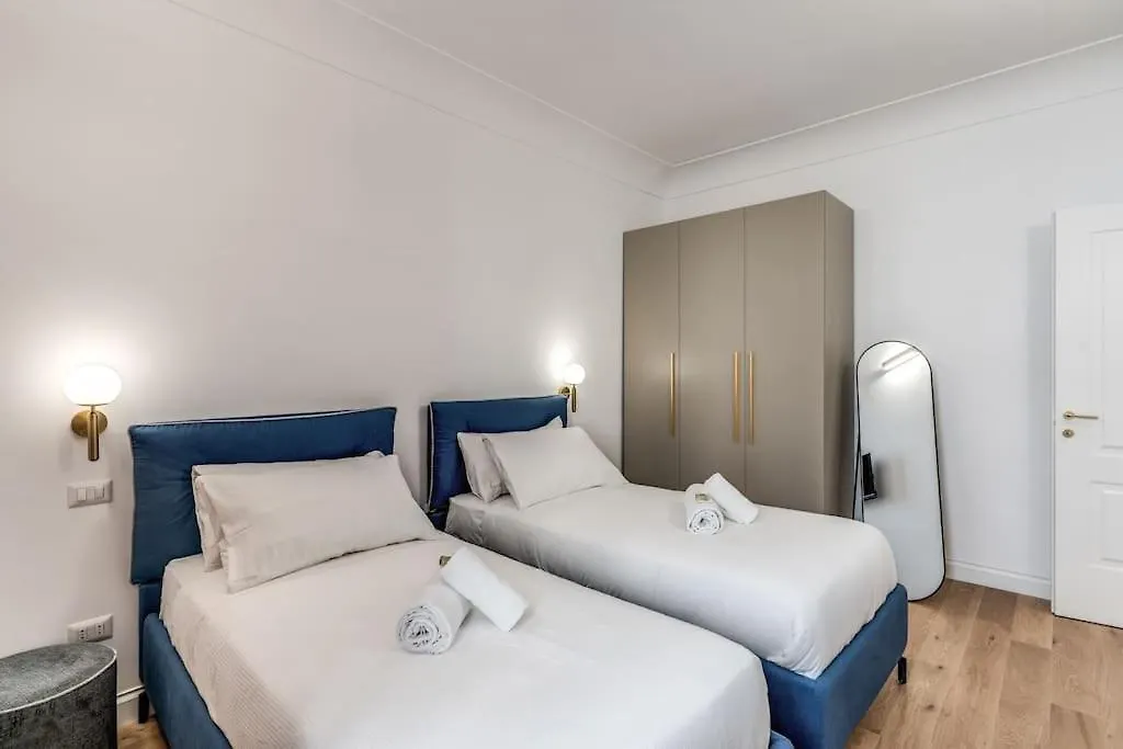 3 Bedroom Apartment Via Genova Monti Area Rome 0*,