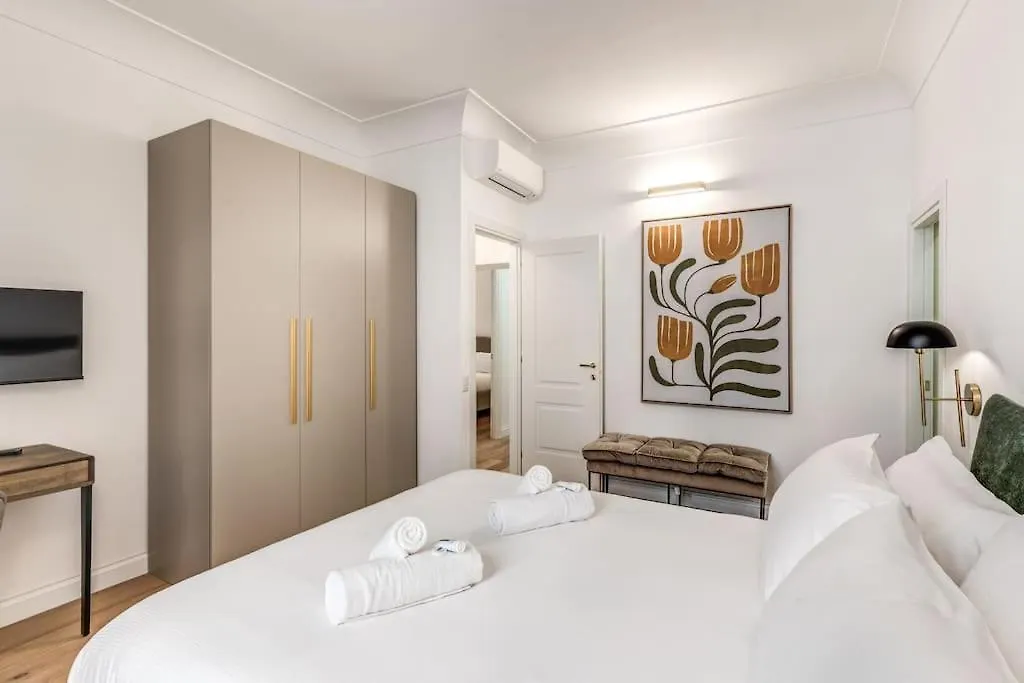 3 Bedroom Apartment Via Genova Monti Area Rome